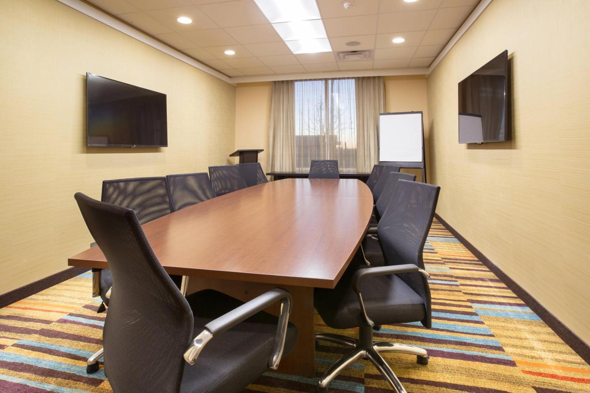 Fairfield Inn & Suites By Marriott Burlington Bagian luar foto