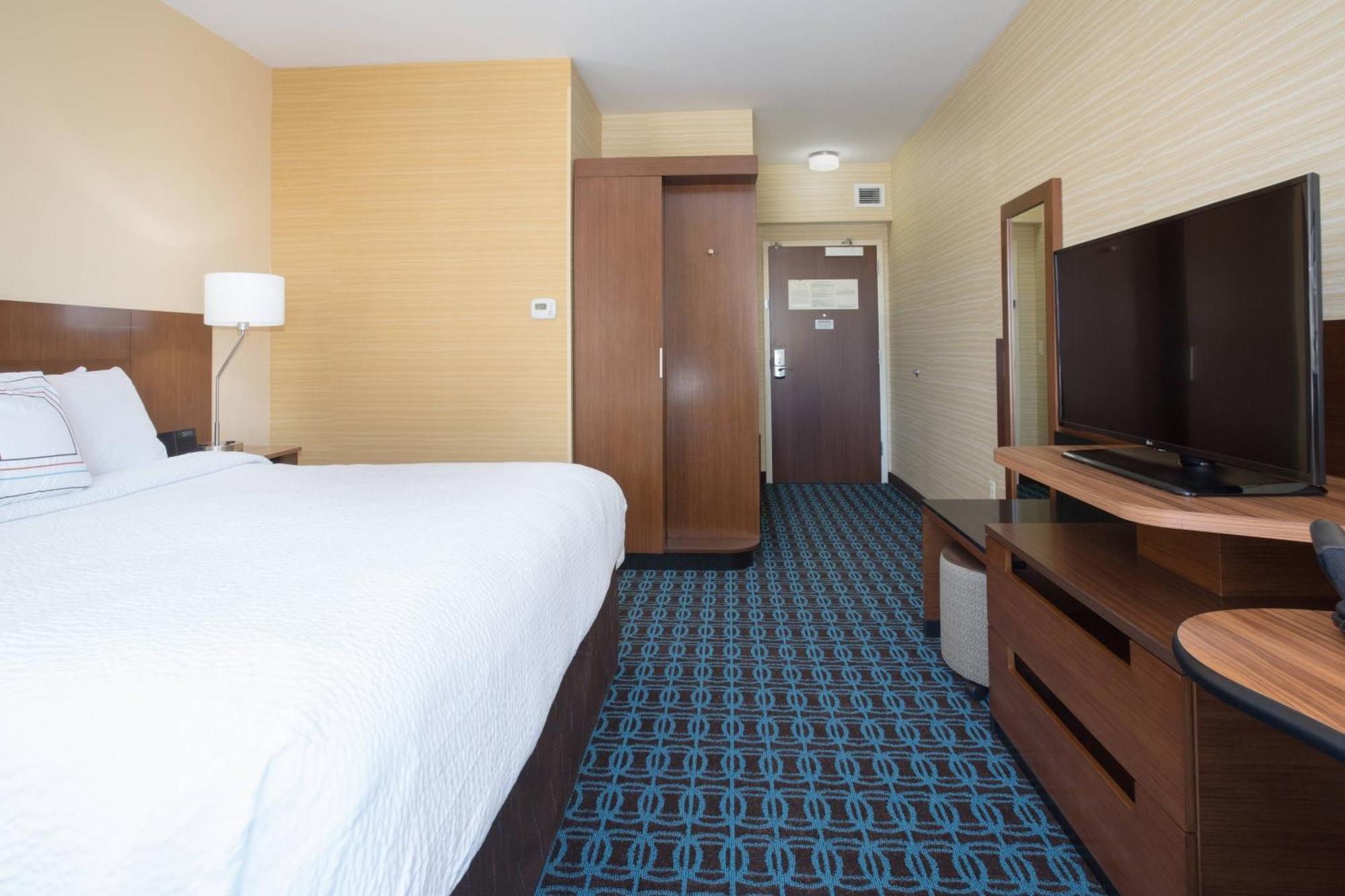 Fairfield Inn & Suites By Marriott Burlington Bagian luar foto